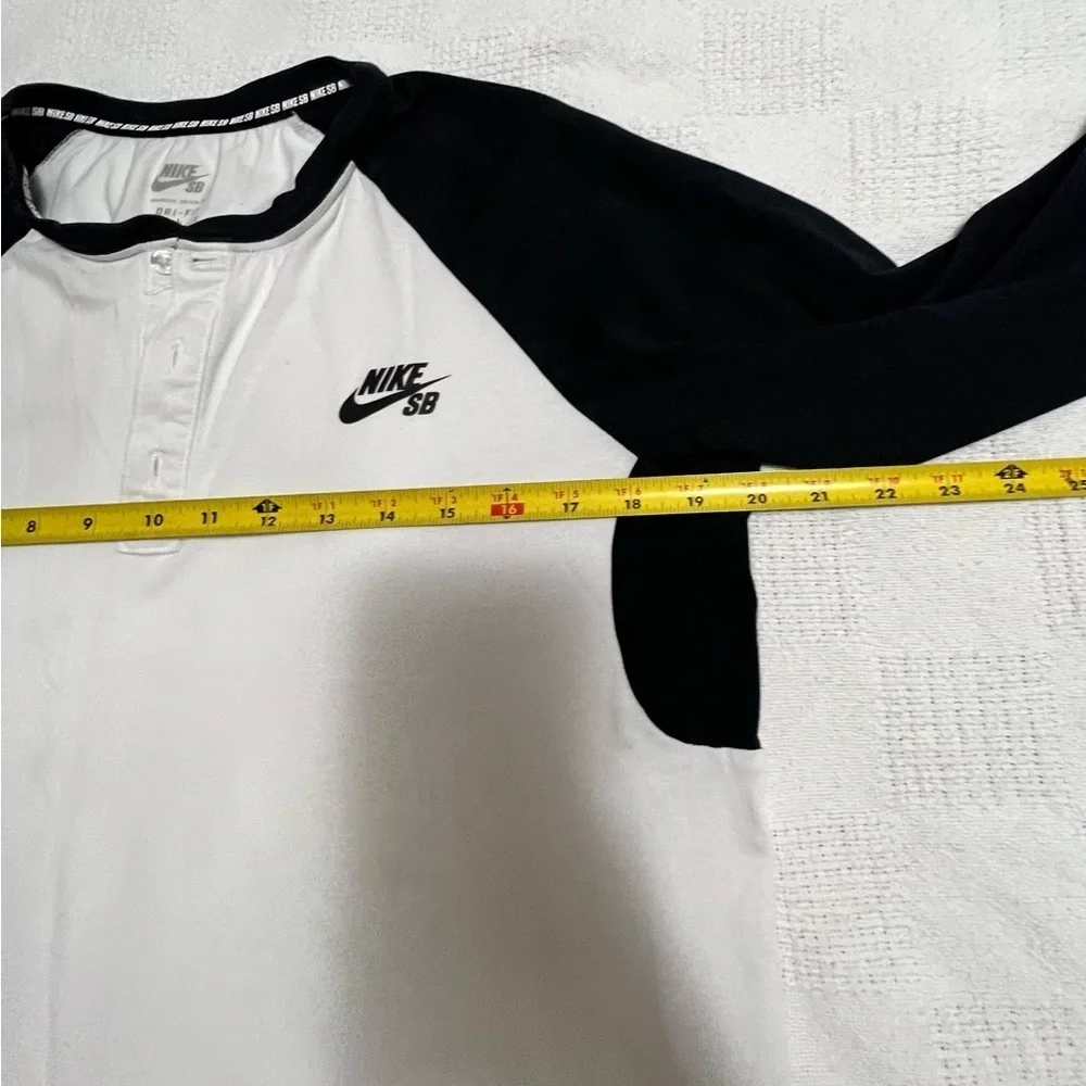 Nike sb tee